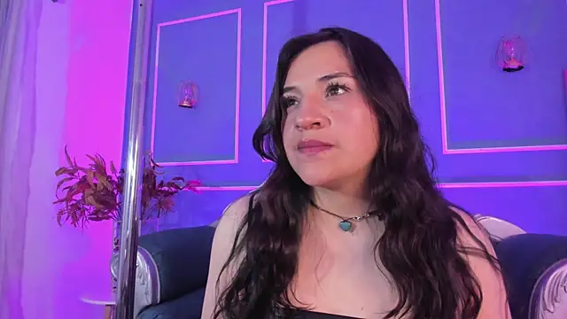 Snapshot of TaraTaylorr chatting on October 21, 2025, 2:44 am TaraTaylorr online show from October 21, 2025, 2:44 am