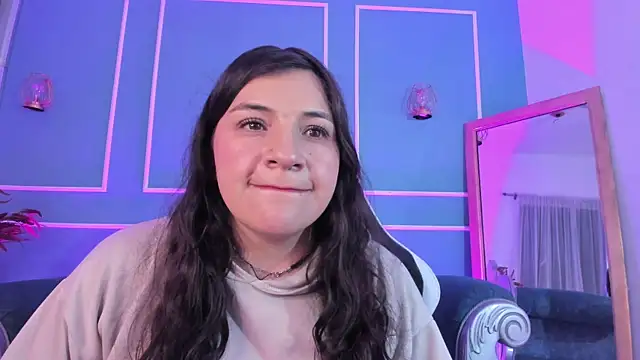 Snapshot of TaraTaylorr chatting on October 14, 2025, 2:12 am TaraTaylorr online show from October 14, 2025, 2:12 am