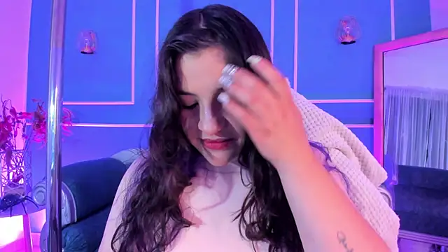 TaraTaylorr online show from December 19, 2025, 2:48 am