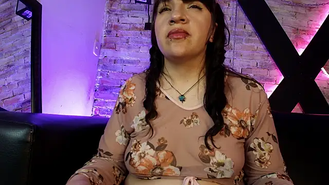 Snapshot of TaraTaylorr chatting on March 15, 2025, 5:41 am TaraTaylorr online show from March 15, 2025, 5:41 am