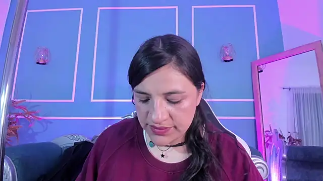 Snapshot of TaraTaylorr chatting on November 4, 2025, 1:20 am TaraTaylorr online show from November 4, 2025, 1:20 am