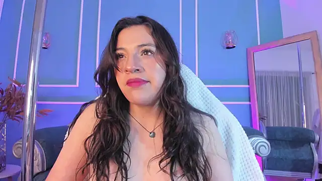 Snapshot of TaraTaylorr chatting on September 9, 2025, 2:10 am TaraTaylorr online show from September 9, 2025, 2:10 am