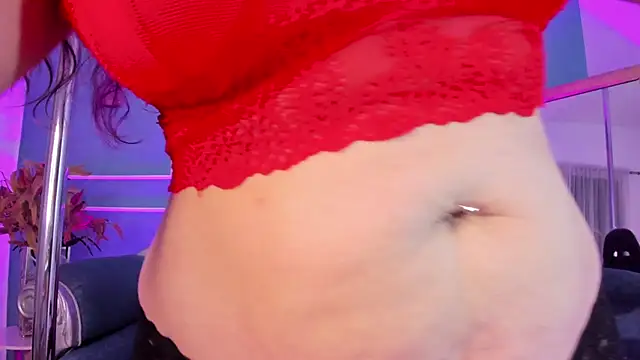 Snapshot of TaraTaylorr chatting on November 13, 2025, 2:26 am TaraTaylorr online show from November 13, 2025, 2:26 am