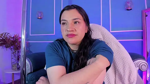 Snapshot of TaraTaylorr chatting on October 13, 2025, 3:19 am TaraTaylorr online show from October 13, 2025, 3:19 am