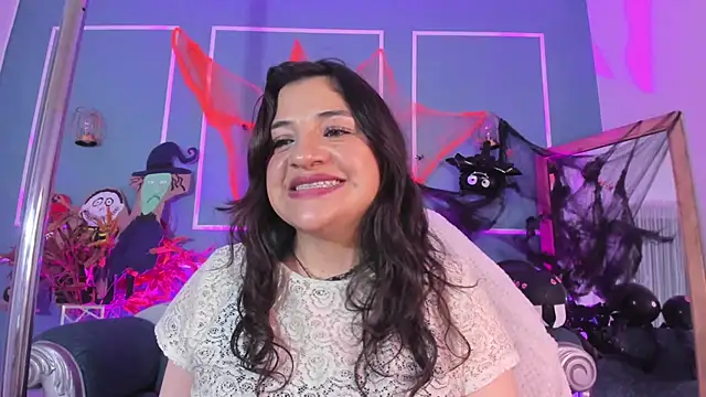 Snapshot of TaraTaylorr chatting on October 26, 2025, 2:34 am TaraTaylorr online show from October 26, 2025, 2:34 am