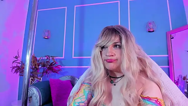 Snapshot of TaraTaylorr chatting on October 16, 2025, 2:20 am TaraTaylorr online show from October 16, 2025, 2:20 am