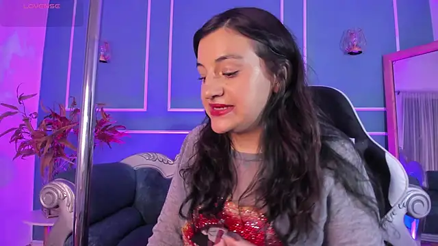 Snapshot of TaraTaylorr chatting on September 26, 2025, 2:40 am TaraTaylorr online show from September 26, 2025, 2:40 am