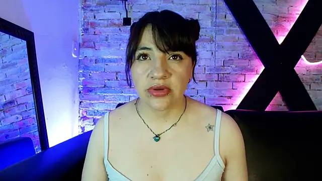 Snapshot of TaraTaylorr chatting on March 16, 2025, 1:59 am TaraTaylorr online show from March 16, 2025, 1:59 am