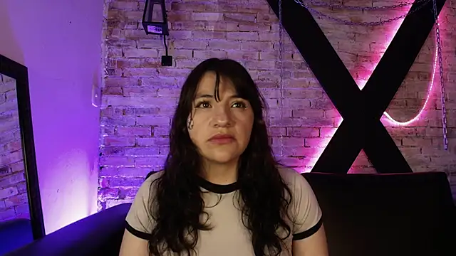 Snapshot of TaraTaylorr chatting on March 20, 2025, 2:19 am TaraTaylorr online show from March 20, 2025, 2:19 am