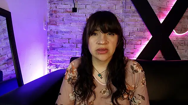 Snapshot of TaraTaylorr chatting on March 15, 2025, 2:35 am TaraTaylorr online show from March 15, 2025, 2:35 am