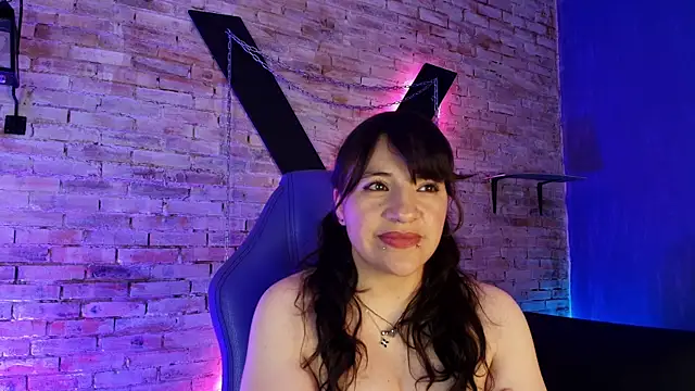 Snapshot of TaraTaylorr chatting on March 14, 2025, 5:05 am TaraTaylorr online show from March 14, 2025, 5:05 am