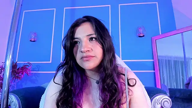 Snapshot of TaraTaylorr chatting on November 18, 2025, 4:27 am TaraTaylorr online show from November 18, 2025, 4:27 am