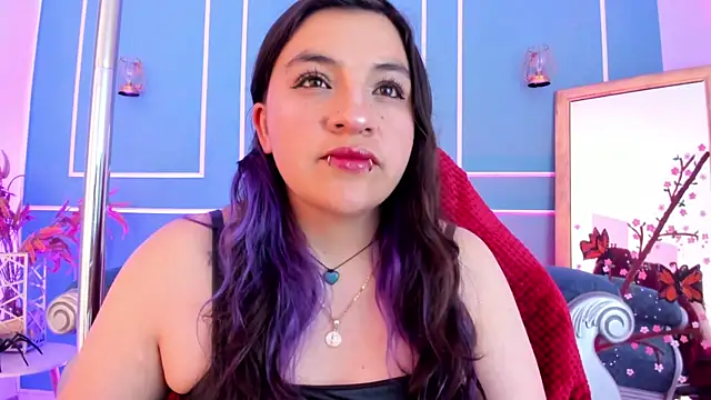 TaraTaylorr online show from April 24, 2026, 2:57 am