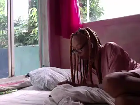 Ladyzee25 online show from March 27, 2026, 12:28 pm