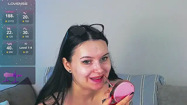 Snapshot of Miss_Vic chatting on July 4, 2026, 8:13 pm Miss Vic online show from July 4, 2026, 8:13 pm