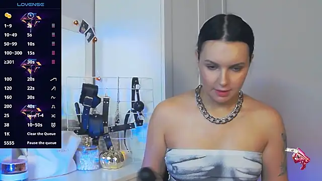 Miss Vic online show from November 3, 2025, 2:53 pm