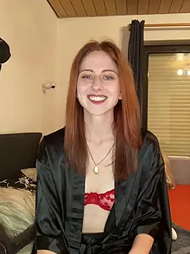 SweetSeraphine online show from March 5, 2025, 5:08 pm