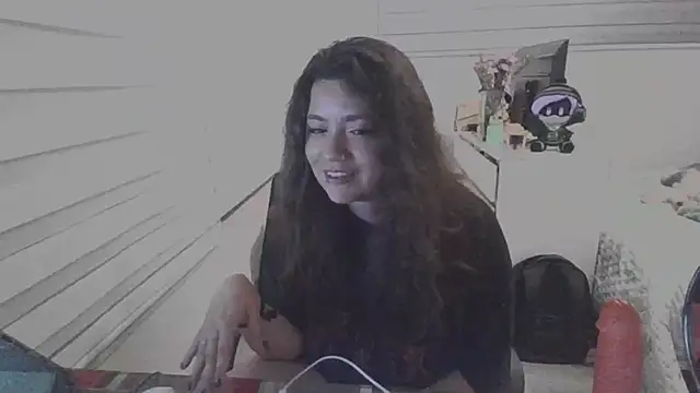 Snapshot of Piolapk chatting on November 18, 2025, 2:05 am Piolapk online show from November 18, 2025, 2:05 am