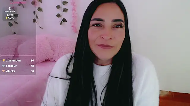 Snapshot of luna_lgomez_ chatting on March 4, 2025, 1:06 pm luna lgomez  online show from March 4, 2025, 1:06 pm