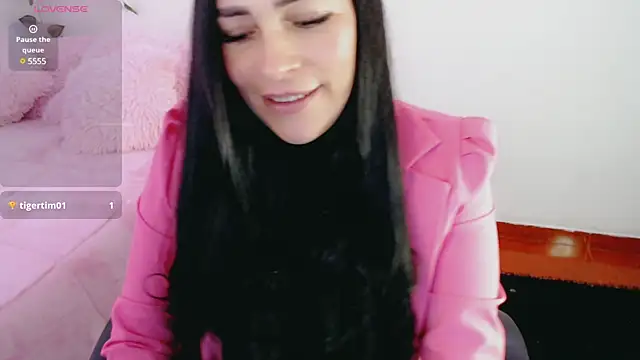 Snapshot of luna_lgomez_ chatting on March 5, 2025, 3:29 pm luna lgomez  online show from March 5, 2025, 3:29 pm