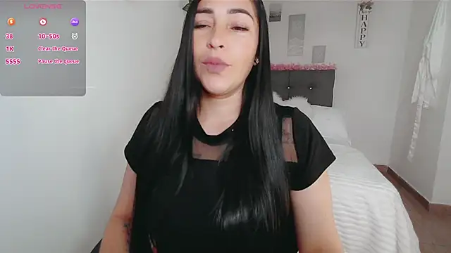 Snapshot of luna_lgomez_ chatting on October 7, 2025, 12:06 pm luna lgomez  online show from October 7, 2025, 12:06 pm