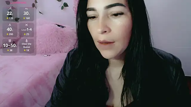 Snapshot of luna_lgomez_ chatting on March 7, 2025, 11:18 am luna lgomez  online show from March 7, 2025, 11:18 am