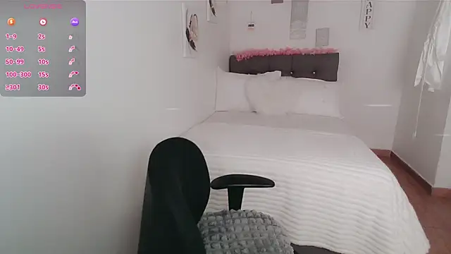 Snapshot of luna_lgomez_ chatting on October 1, 2025, 1:37 pm luna lgomez  online show from October 1, 2025, 1:37 pm