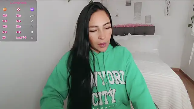 Snapshot of luna_lgomez_ chatting on September 18, 2025, 3:37 pm luna lgomez  online show from September 18, 2025, 3:37 pm