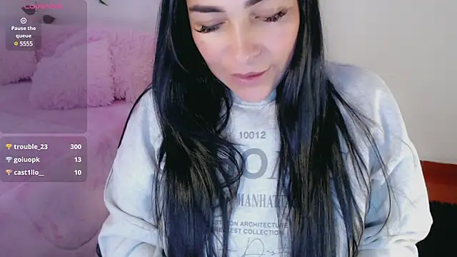 Snapshot of luna_lgomez_ chatting on March 2, 2025, 1:09 pm luna lgomez  online show from March 2, 2025, 1:09 pm