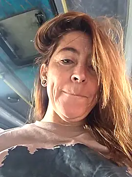 Sara Valkyri online show from May 4, 2026, 3:37 pm