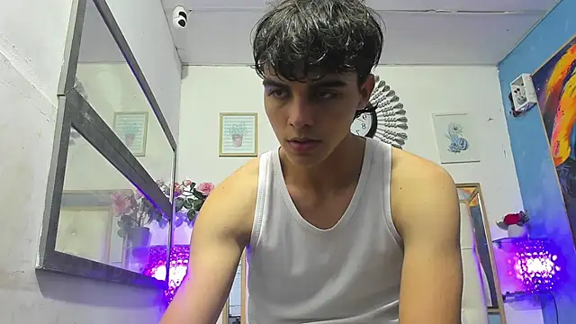 Snapshot of heiker_ chatting on March 18, 2025, 2:08 am heiker online show from March 18, 2025, 2:08 am