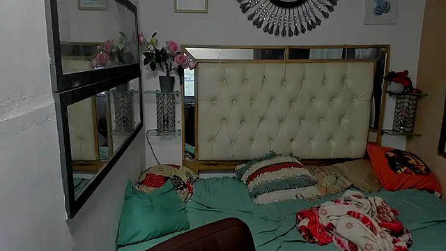 heiker  online show from December 3, 2025, 3:18 am