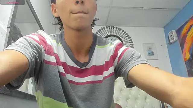 Snapshot of heiker_ chatting on March 7, 2025, 2:15 am heiker online show from March 7, 2025, 2:15 am