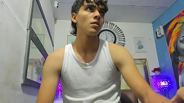 Snapshot of heiker_ chatting on March 19, 2025, 2:16 am heiker online show from March 19, 2025, 2:16 am