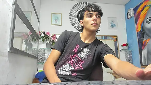 Snapshot of heiker_ chatting on March 14, 2025, 2:20 am heiker online show from March 14, 2025, 2:20 am