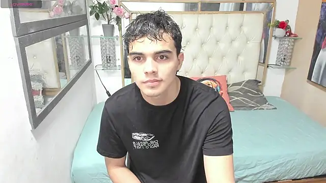 Snapshot of heiker_ chatting on September 15, 2025, 10:37 am heiker online show from September 15, 2025, 10:37 am