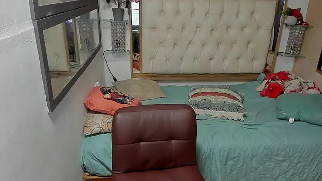 heiker  online show from November 6, 2025, 2:37 am