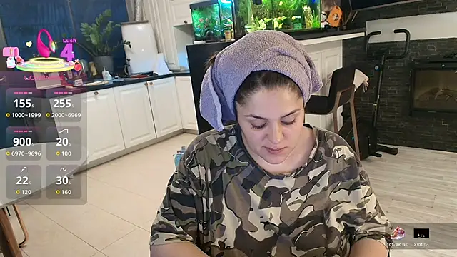 Snapshot of Layla- chatting on June 4, 2026, 6:34 pm Layla- online show from June 4, 2026, 6:34 pm