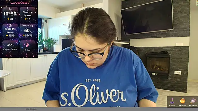 Snapshot of Layla- chatting on February 21, 2025, 10:50 am Layla- online show from February 21, 2025, 10:50 am