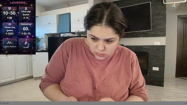 Snapshot of Layla- chatting on February 12, 2025, 9:20 am Layla- online show from February 12, 2025, 9:20 am