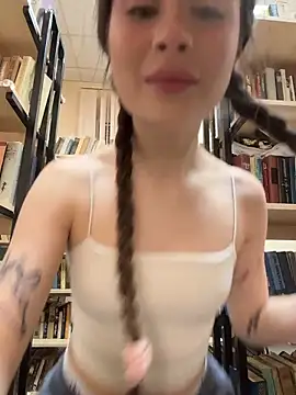 melicious  online show from February 4, 2026, 5:35 am