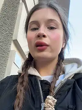 melicious  online show from March 7, 2025, 1:07 pm