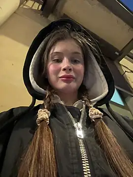 melicious  online show from March 5, 2025, 4:13 pm