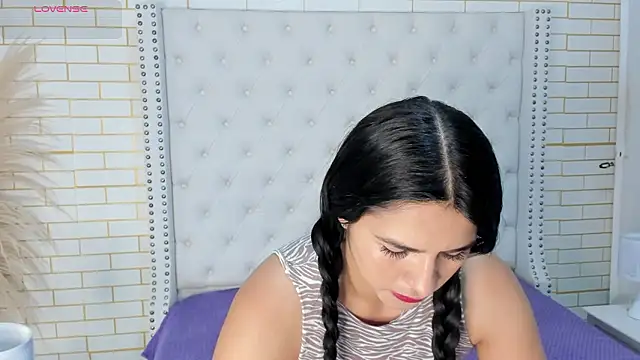 Emilly wilson  online show from January 16, 2026, 12:20 pm