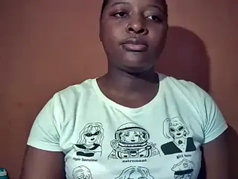 Snapshot of sexyhips2001 chatting on October 14, 2025, 5:35 pm sexyhips2001 online show from October 14, 2025, 5:35 pm