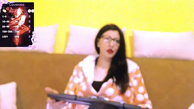 Snapshot of Alina_eve chatting on October 3, 2025, 6:26 am Alina eve online show from October 3, 2025, 6:26 am