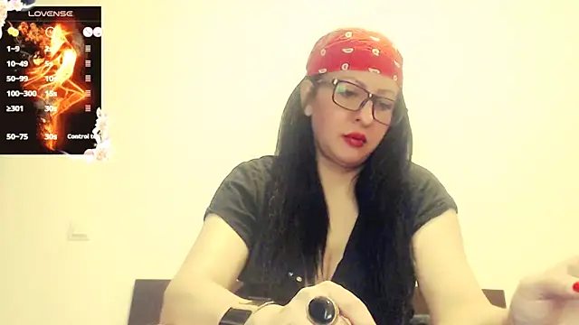 Snapshot of Alina_eve chatting on October 16, 2025, 7:49 am Alina eve online show from October 16, 2025, 7:49 am