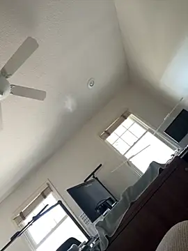 tiny asian24 online show from September 17, 2025, 5:37 pm