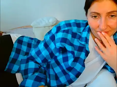 Snapshot of Irina9793 chatting on January 9, 2026, 10:33 am Irina9793 online show from January 9, 2026, 10:33 am