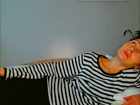 Snapshot of Irina9793 chatting on November 28, 2025, 9:53 am Irina9793 online show from November 28, 2025, 9:53 am